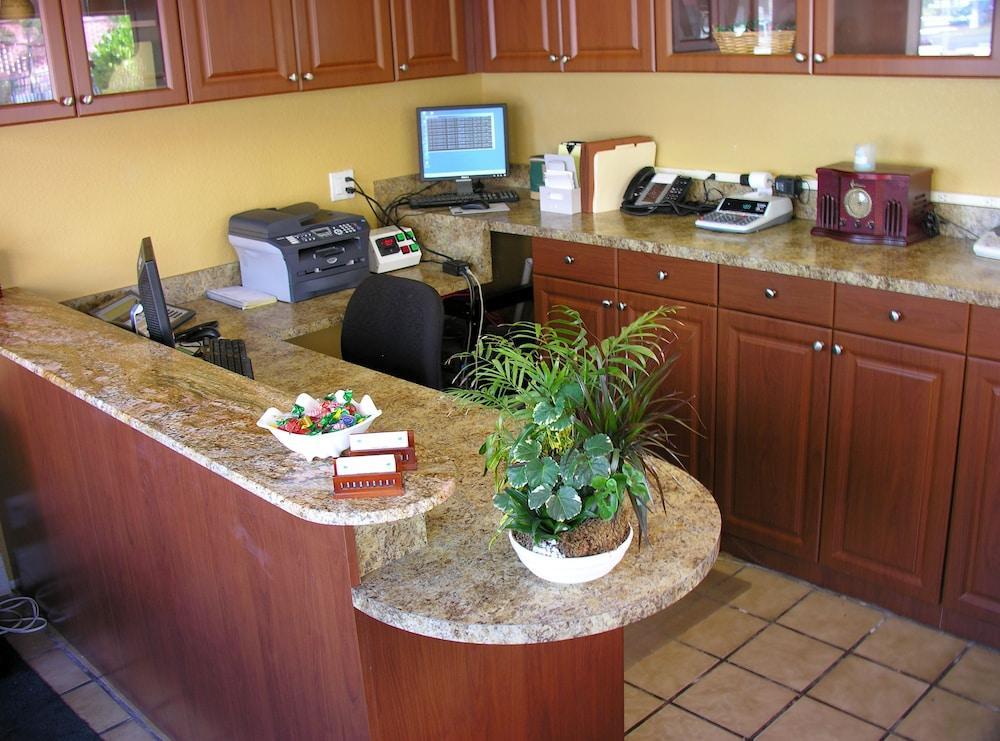 Away Inn Lauderdale-by-the-Sea ภายนอก รูปภาพ