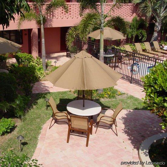 Away Inn Lauderdale-by-the-Sea ร้านอาหาร รูปภาพ